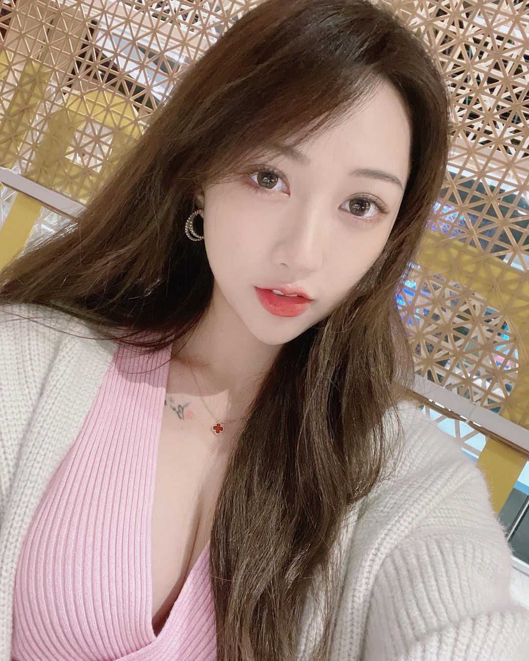 該看哪裡?超胸表情的璇璇!!網直呼:本斥但大-第1章-图片14