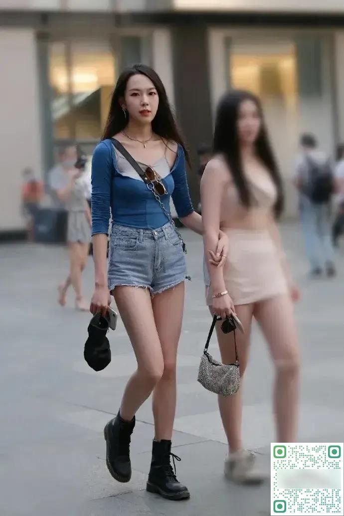 街頭的牛仔熱褲美女~~~~~~~~~~~-第1章-图片5