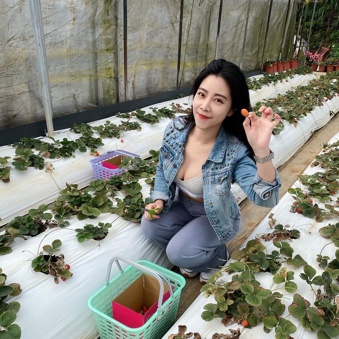 Amber, la hermosa amante de la naturaleza, está llena de luces.-第1章-图片6