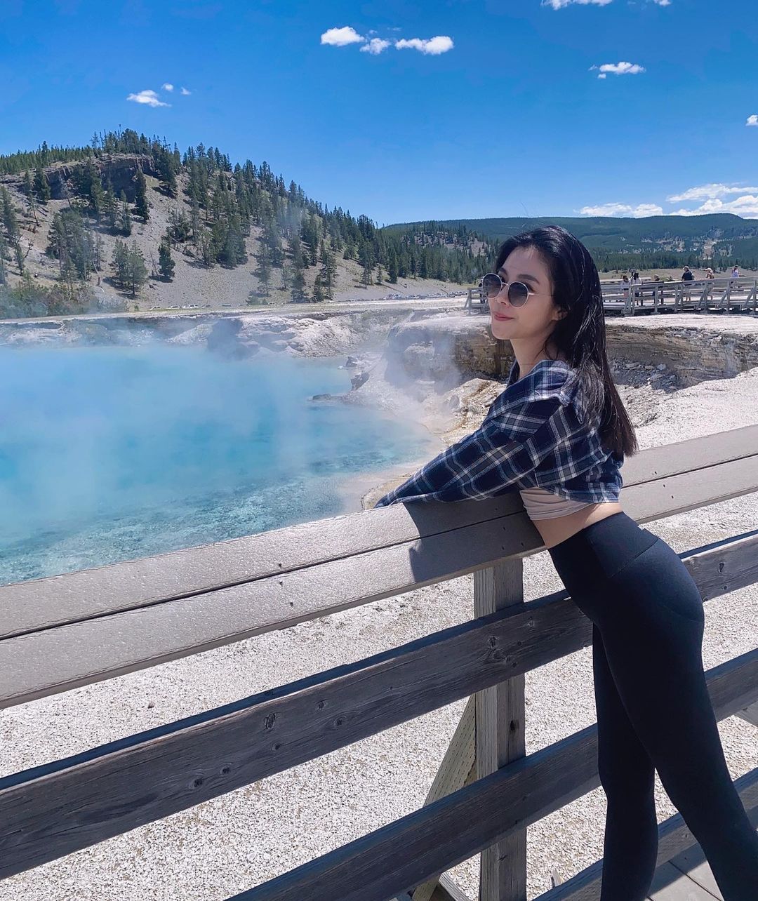Amber, la hermosa amante de la naturaleza, está llena de luces.-第1章-图片7