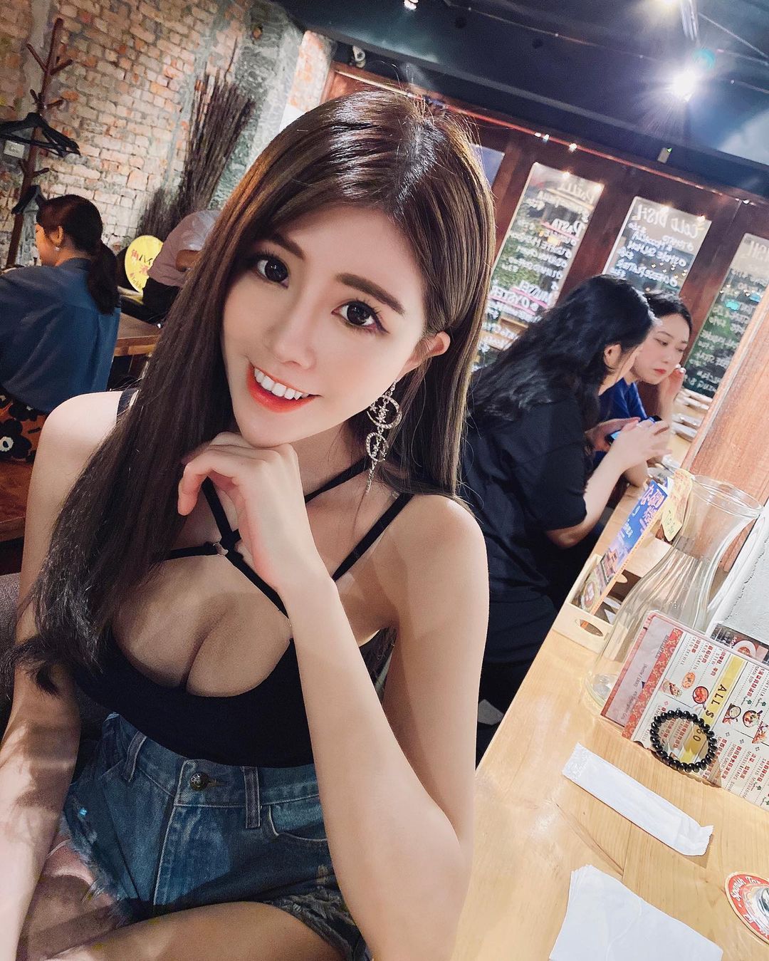 色氣甜心薇薇兒誘惑的白嫩美乳太有魅力!-第1章-图片3