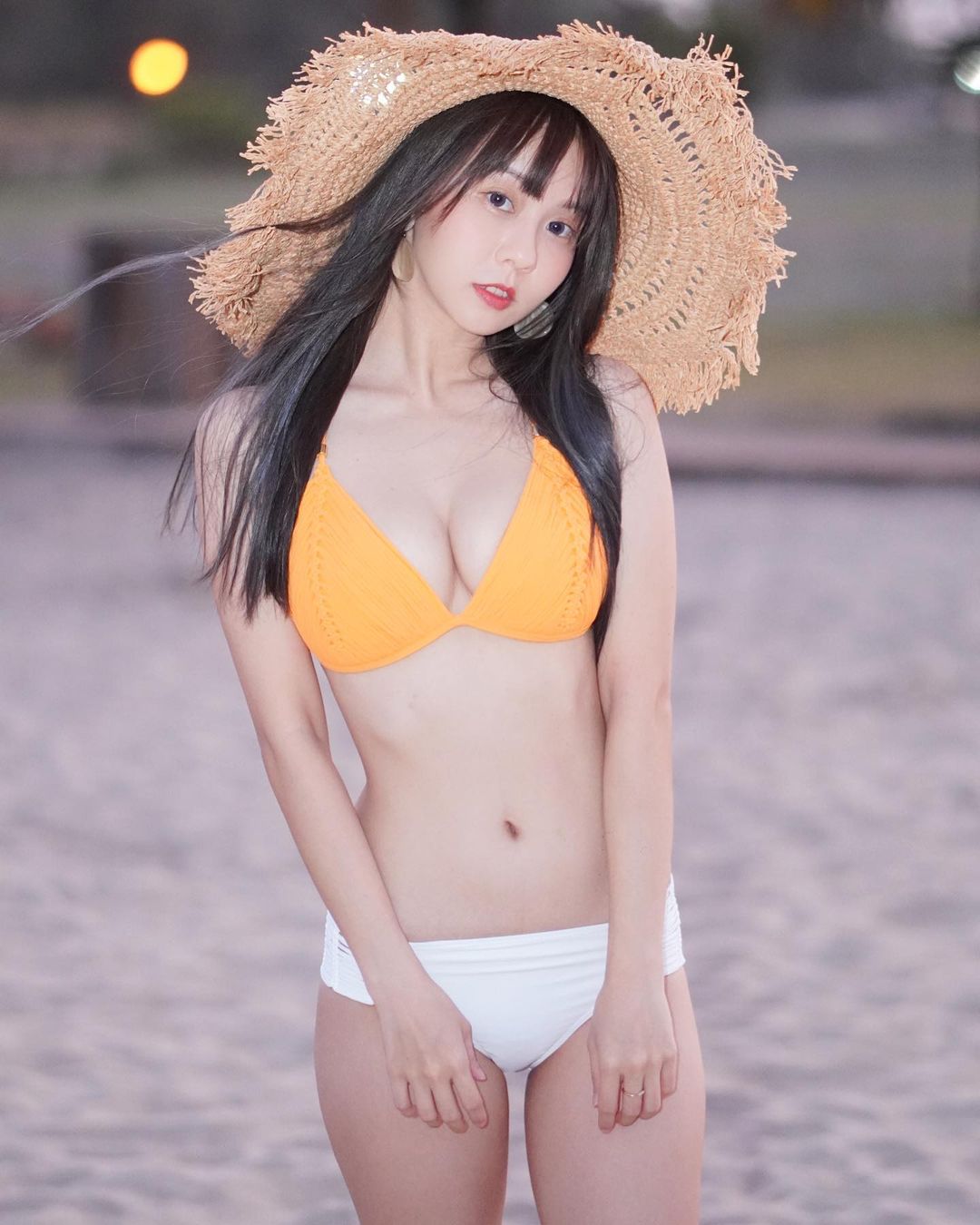 蜜糖甜心梔梔纖細窈窕好白嫩,美乳呼之欲出釋放濃厚奶香!-第1章-图片8