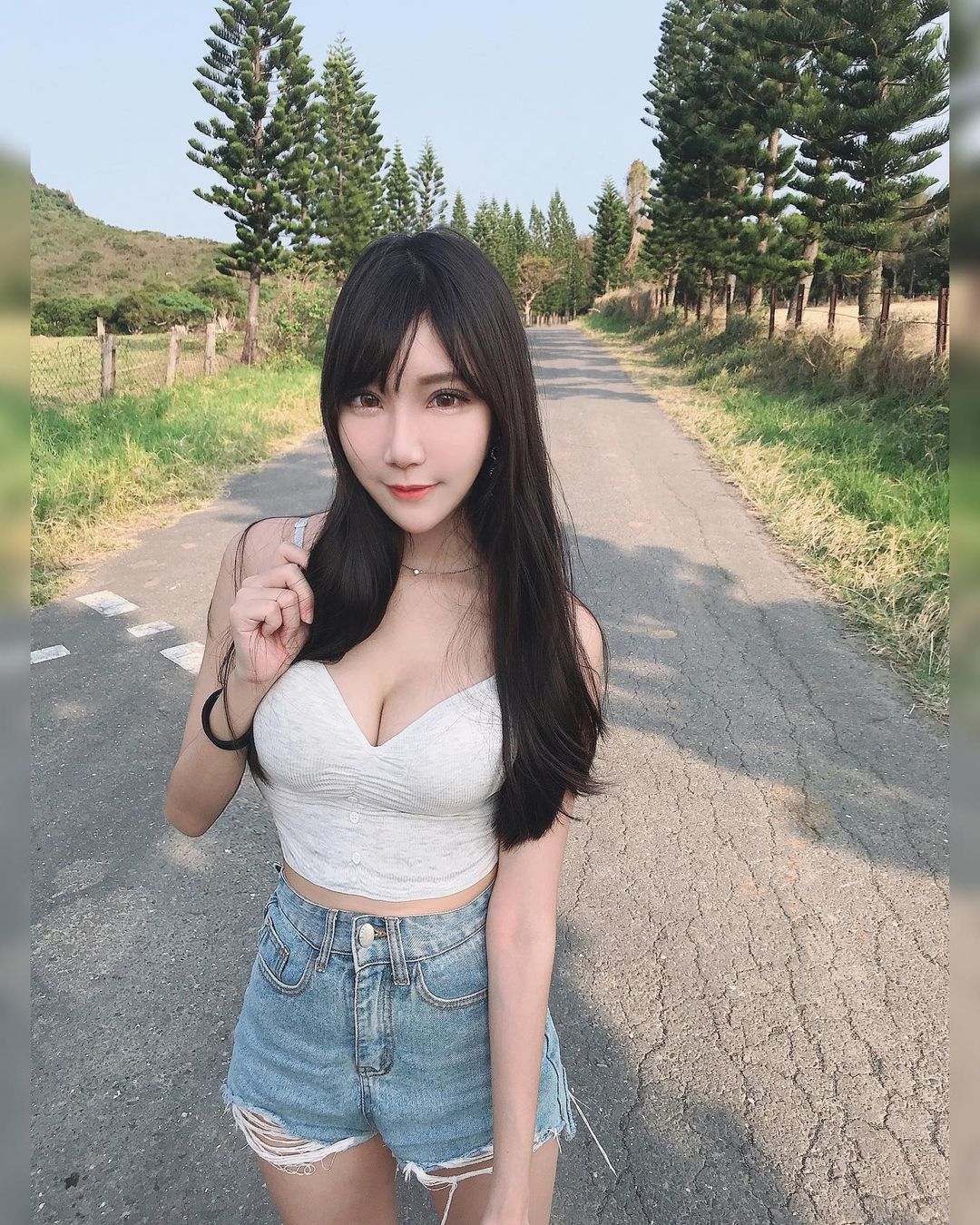 性感寶貝陳亮穎，銷魂嫩乳溢出美到讓人不敢看！刺激感官神經！-第1章-图片4