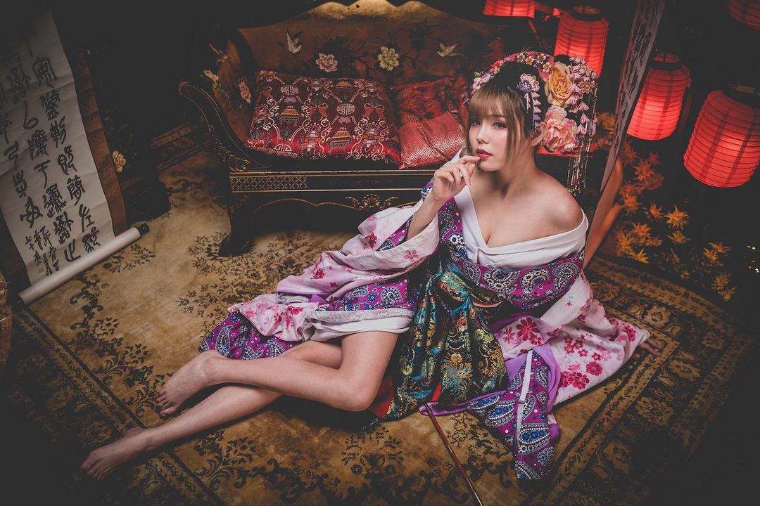 性感甜心Zoe美乳翹臀藏不住,臉蛋精緻無害「美腿修長迷人」!-第1章-图片2