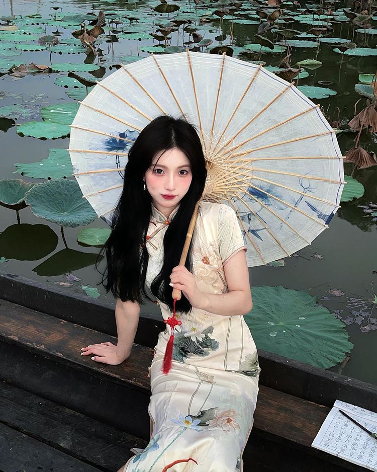 來自民國的初戀感！中國網紅「毛路怡」清純女學生勾起懷舊的青澀！-第1章-图片2