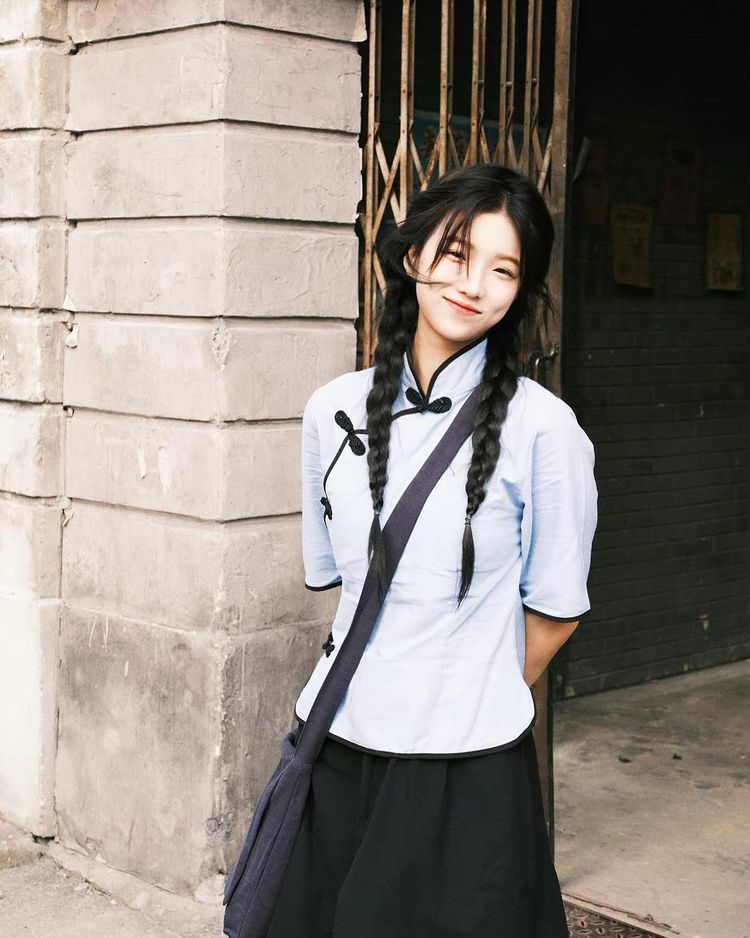 來自民國的初戀感！中國網紅「毛路怡」清純女學生勾起懷舊的青澀！-第1章-图片30