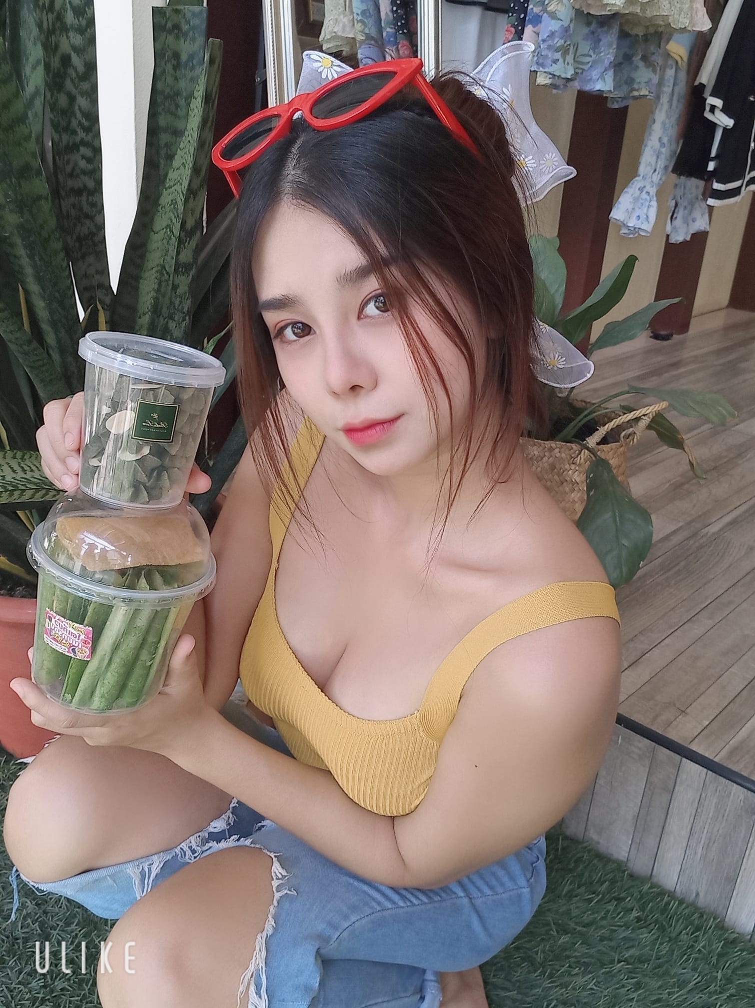 拯救蛋捲生意正妹擺攤只穿罩衫爆紅，引起穿搭跟風潮~aranya_aphaiso-第1章-图片8