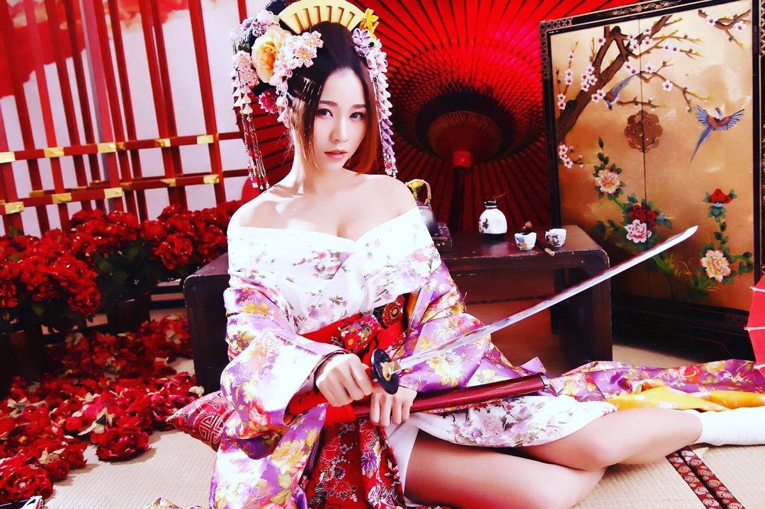 白皙巨乳正妹陳姿含「波濤洶湧」視角好猛!撩人的美乳曝光了!-第1章-图片1