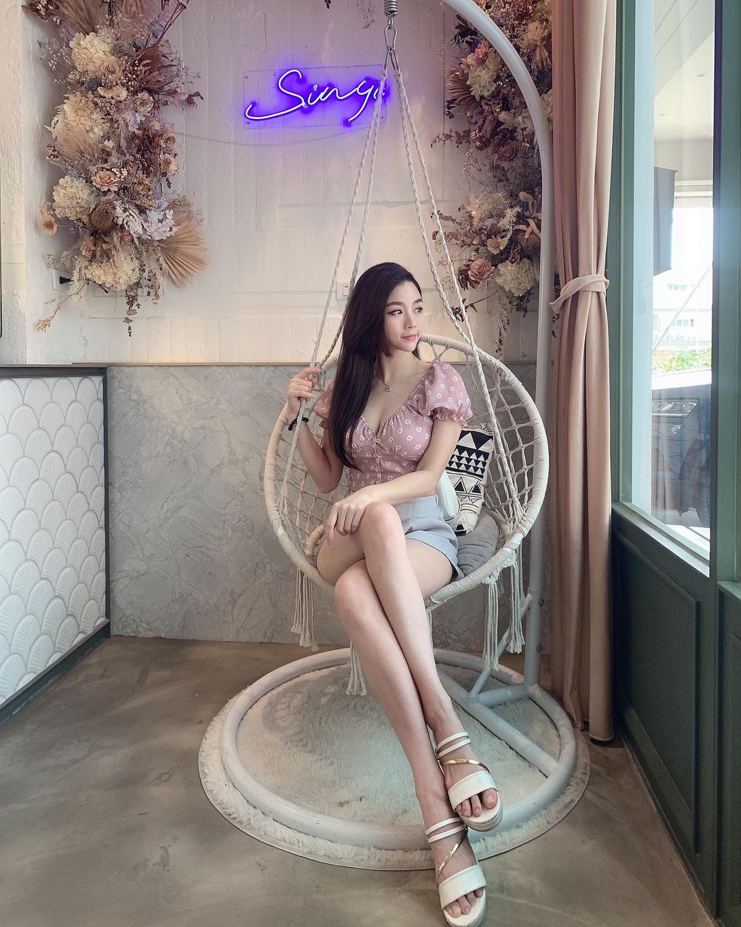 白皙巨乳正妹陳姿含「波濤洶湧」視角好猛!撩人的美乳曝光了!-第1章-图片6