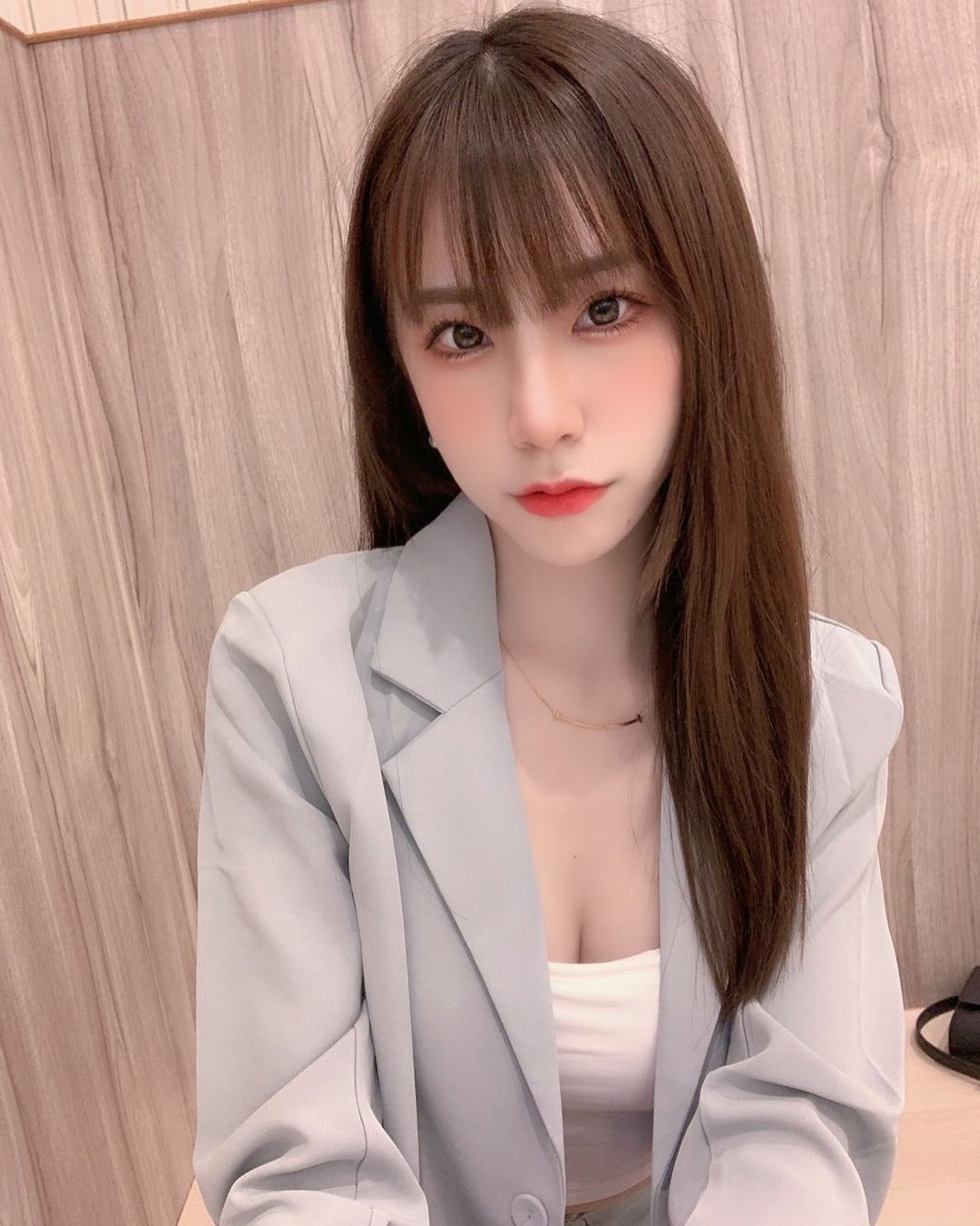神腿御姐Amber倩宇畫面誘人「超澎湃」蠻腰巨乳的狂野搭配網秒戀愛-第1章-图片7