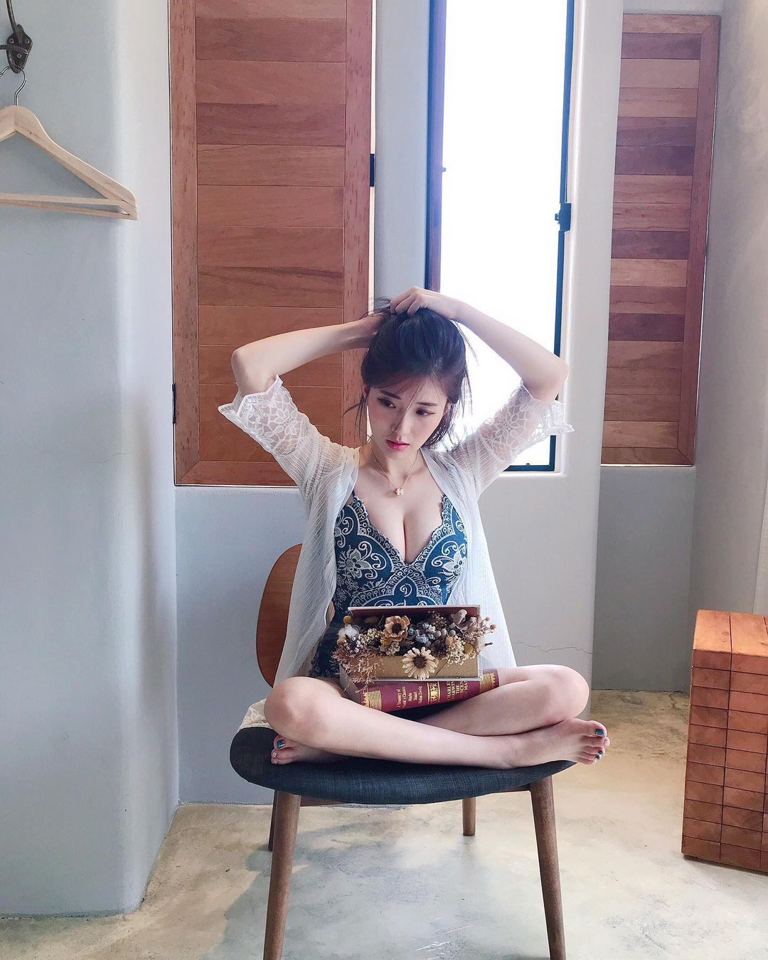 性感慾姐Vivian謝薇安氣質與性感兼具,開胸衣露飽滿奶球,狂炸讓人秒投降-第1章-图片4
