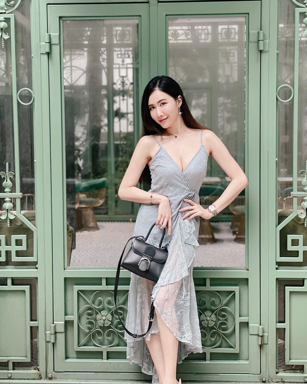 Long-legged gorgeous Dorachai