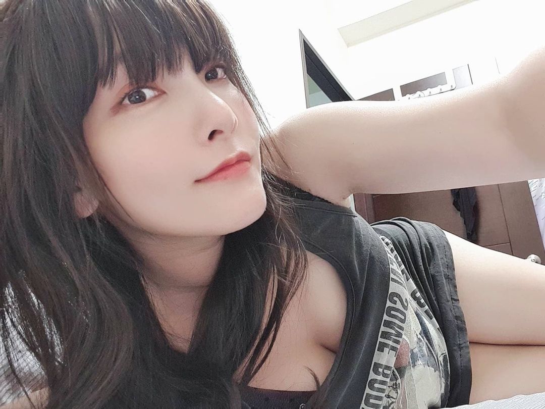 正妹林芙芙渾圓好身材衣物完全擋不住! 甜美顏值超靈氣,燦爛笑容迷倒大家了!-第1章-图片4