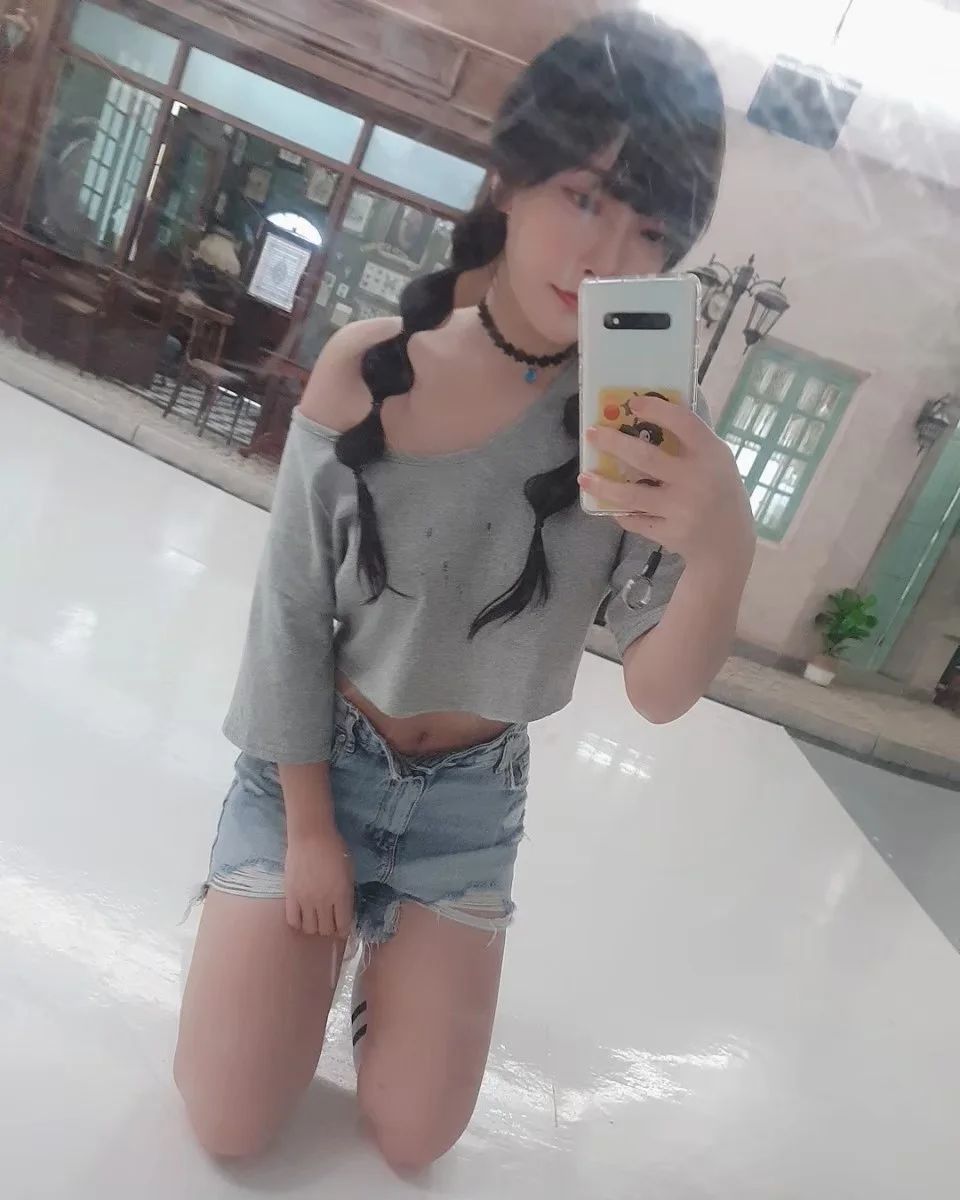 正妹林芙芙渾圓好身材衣物完全擋不住! 甜美顏值超靈氣,燦爛笑容迷倒大家了!-第1章-图片9