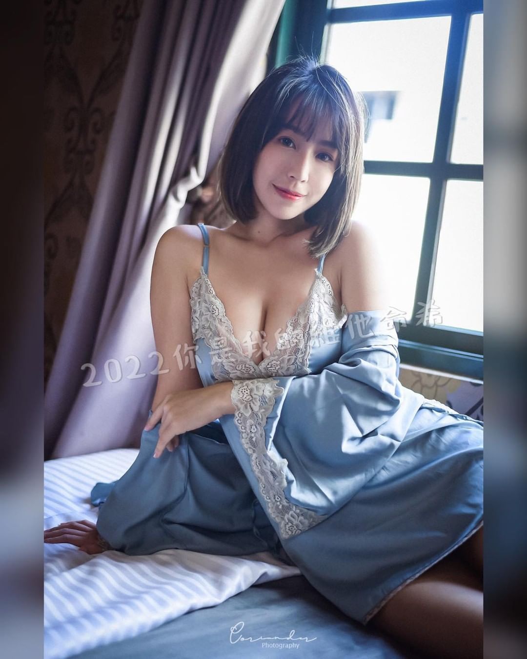 清新妹子希希CC「透視開胸V」太正點,小露圓乳深溝全場最辣!-第1章-图片2