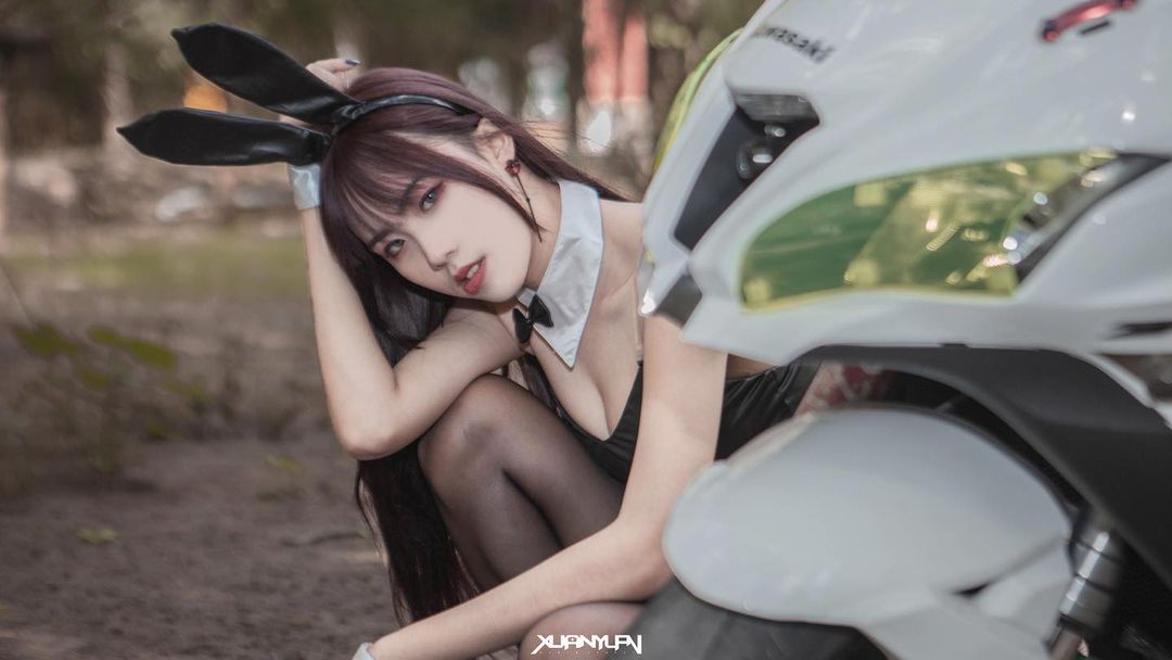 妖妖養眼好身材「美乳好吸睛」!配備不科學逆天長腿畫面好衝擊啊!-第1章-图片2