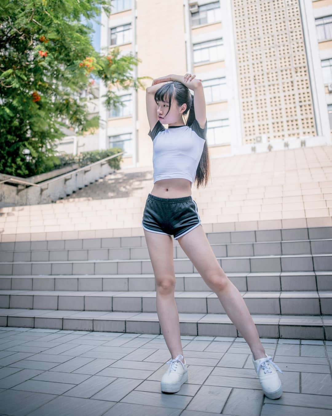 伊媚兒清純萌樣賣弄性感不手軟，甜美笑容加上性感身材，超無辜表情讓人秒心動啊！-第1章-图片4