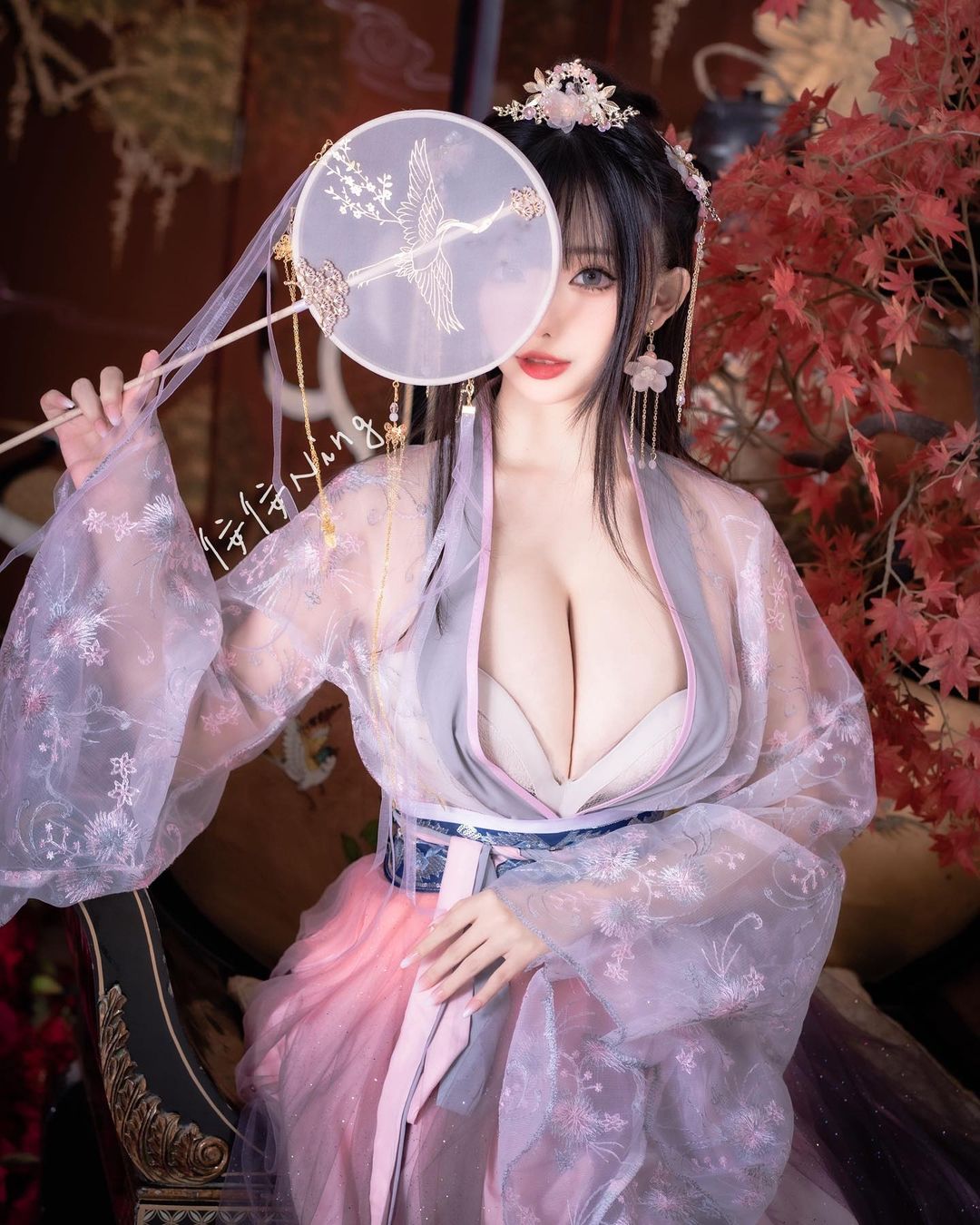 漂亮美眉佞佞讓人全身精力充滿,渾圓美乳呼之欲出! 「事業線爆炸深」大奶太魅惑了!-第1章-图片10