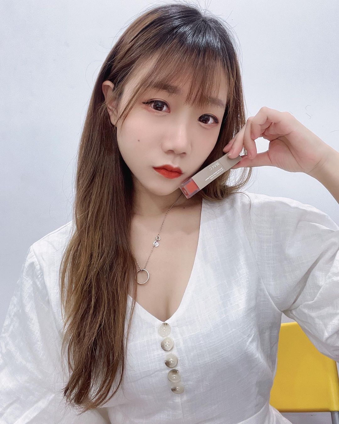 美腿正妹巧巧完美身材讓人口水流一地!「黑絲包美腿」讓人超分心!-第1章-图片1