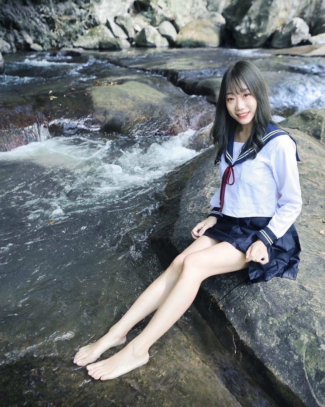 美腿正妹巧巧完美身材讓人口水流一地!「黑絲包美腿」讓人超分心!-第1章-图片5