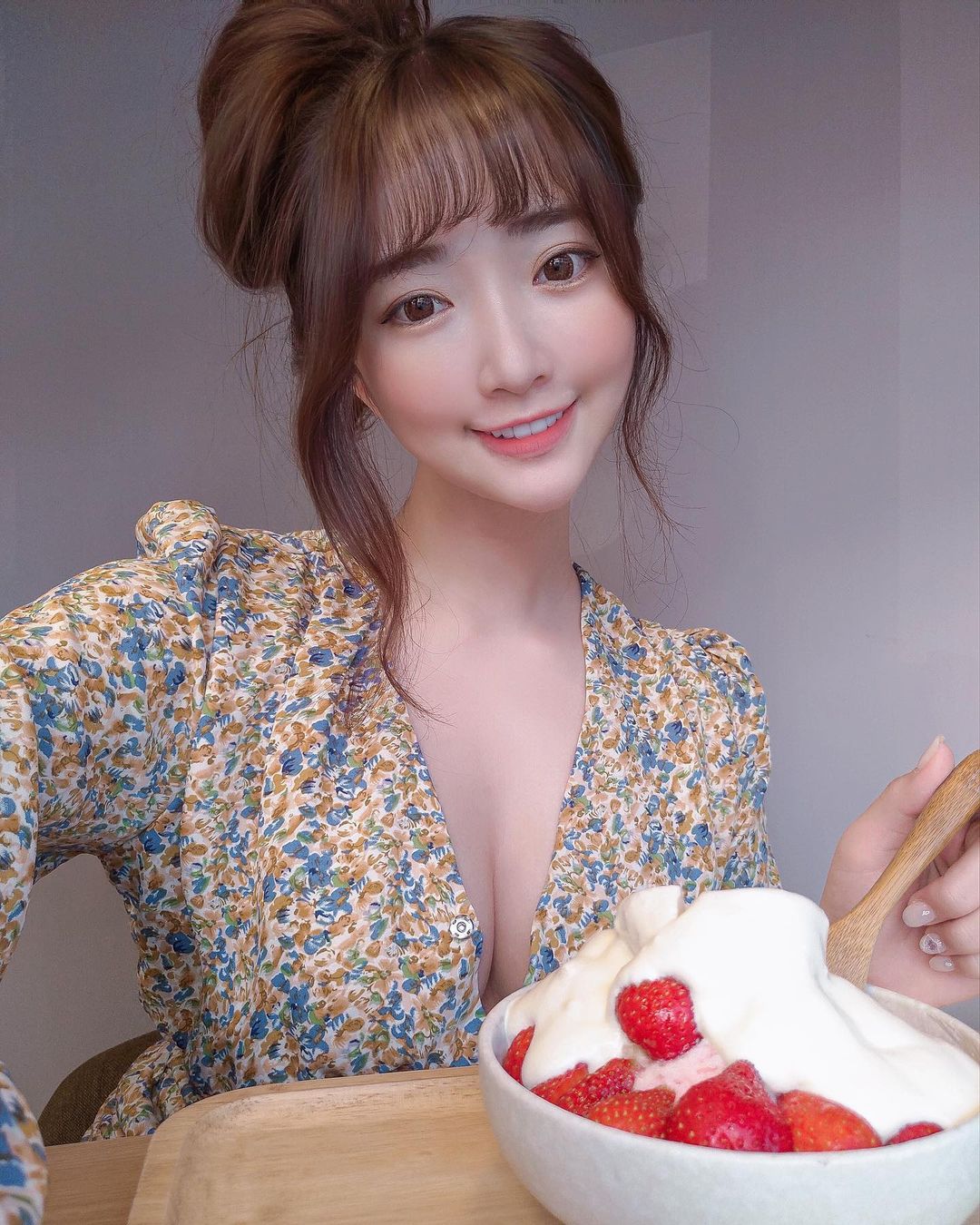美乳正妹「Mita映晨」清新高顏值外表,,甜美微笑讓人心醉!巨奶快從泳衣爆出來!-第1章-图片4