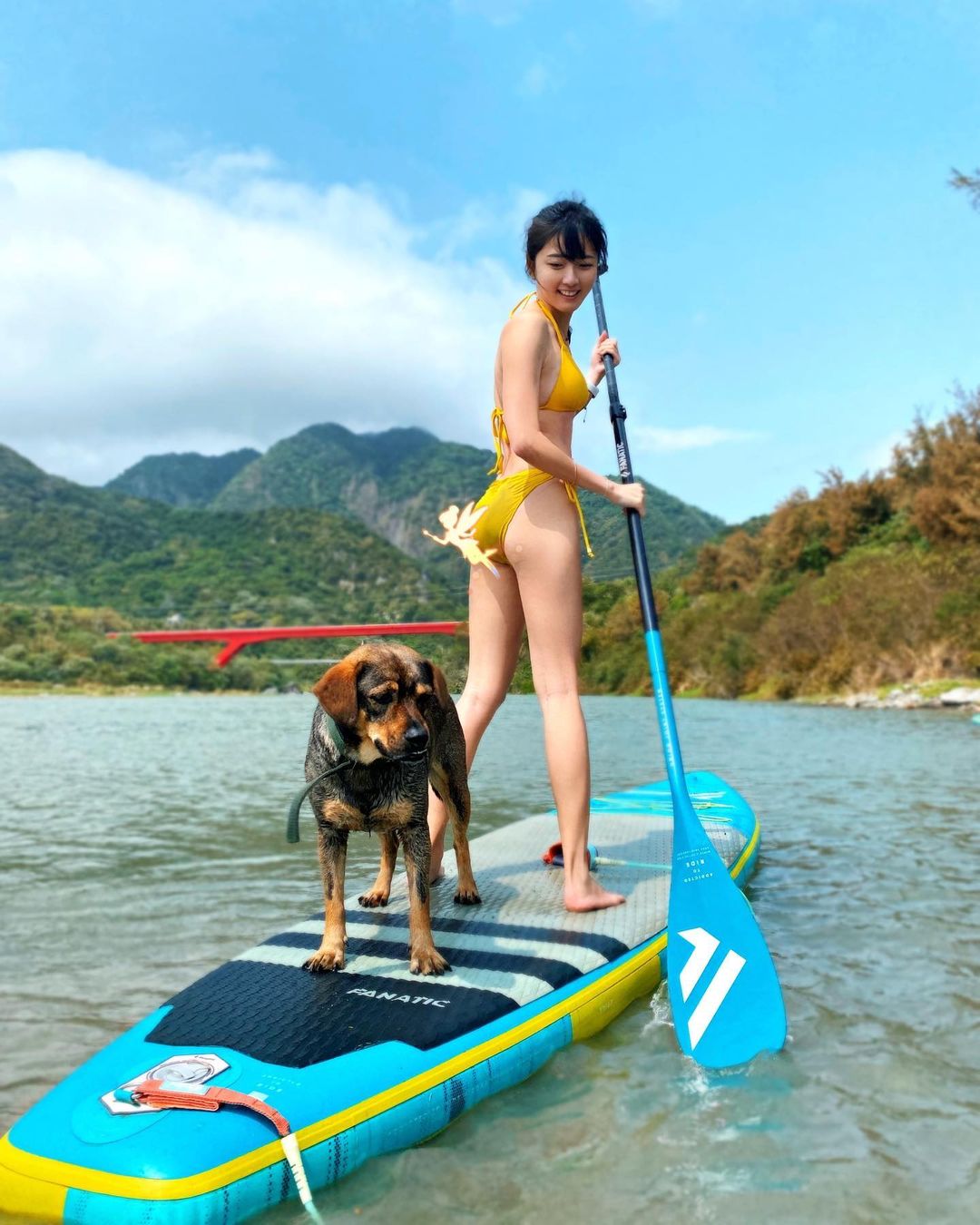 超巨乳妹「林巧子」豐滿巨乳太撩人,海量性感美照真的太噴血了!-第1章-图片6
