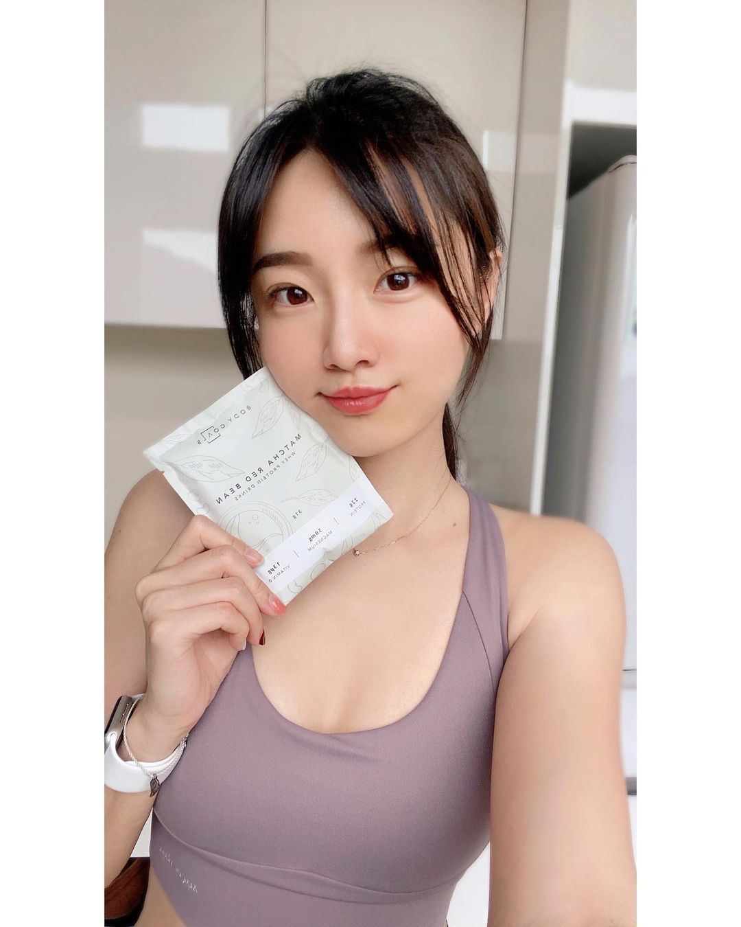 超巨乳妹「林巧子」豐滿巨乳太撩人,海量性感美照真的太噴血了!-第1章-图片9