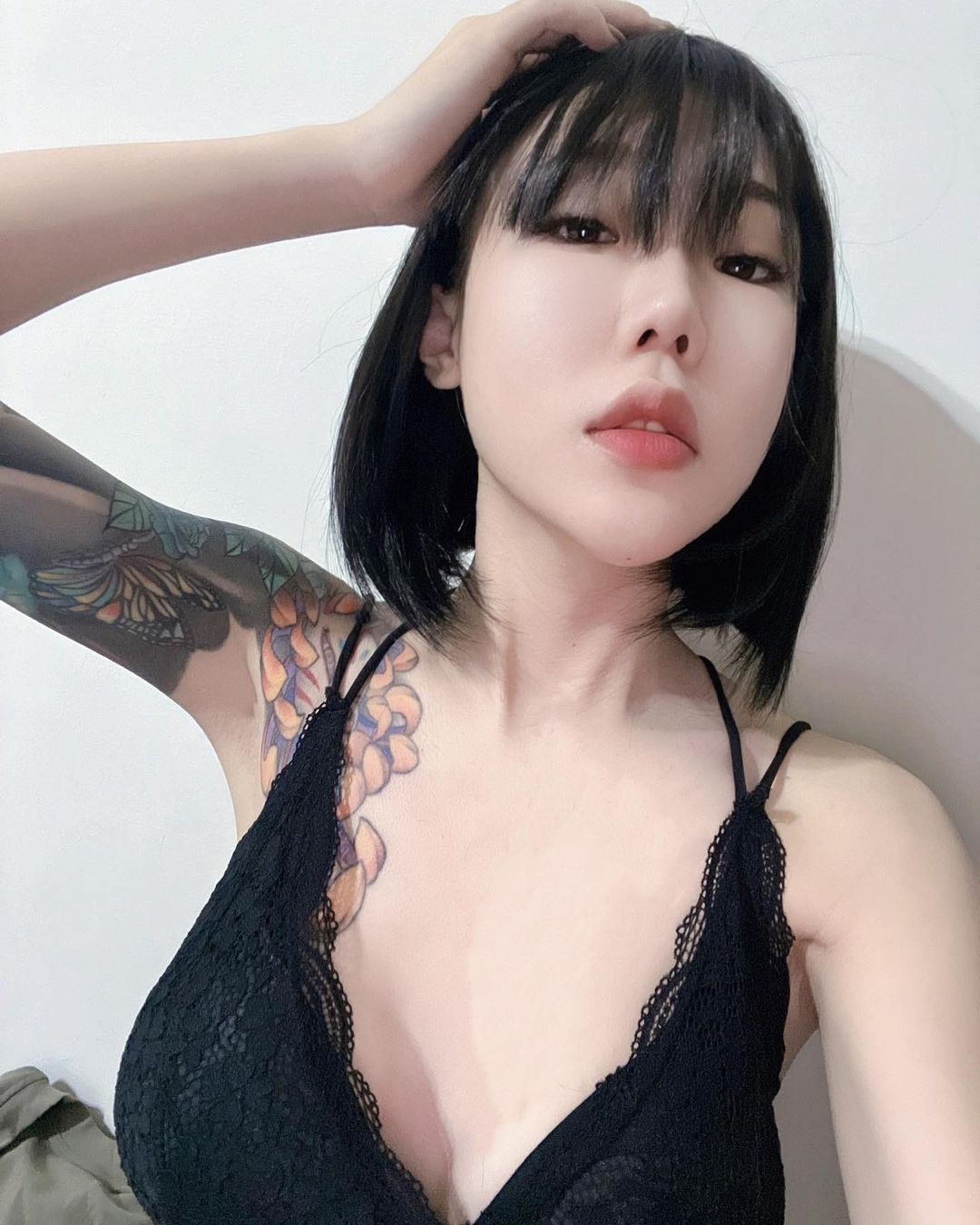 性感老闆娘邵薇「渾圓美乳」超養眼,外衣一脫「渾圓美胸」現形!-第1章-图片8