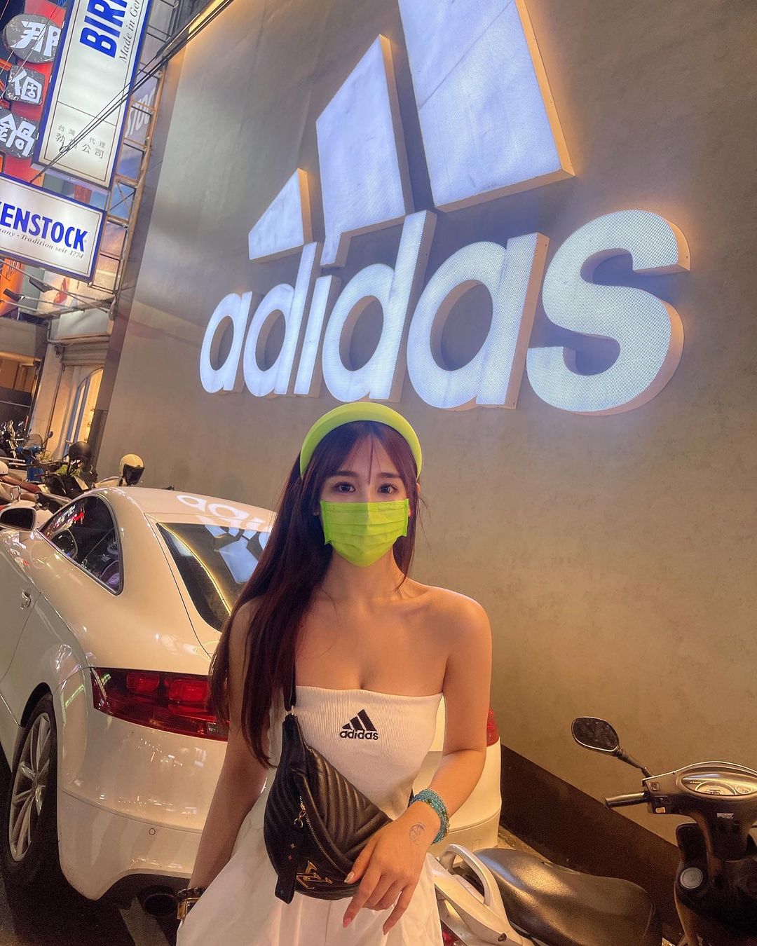 長髮正妹媁媁萌萌笑容與性感身材的反差讓人愛不釋手!「圓圓滿滿」要滾出來惹!-第1章-图片7