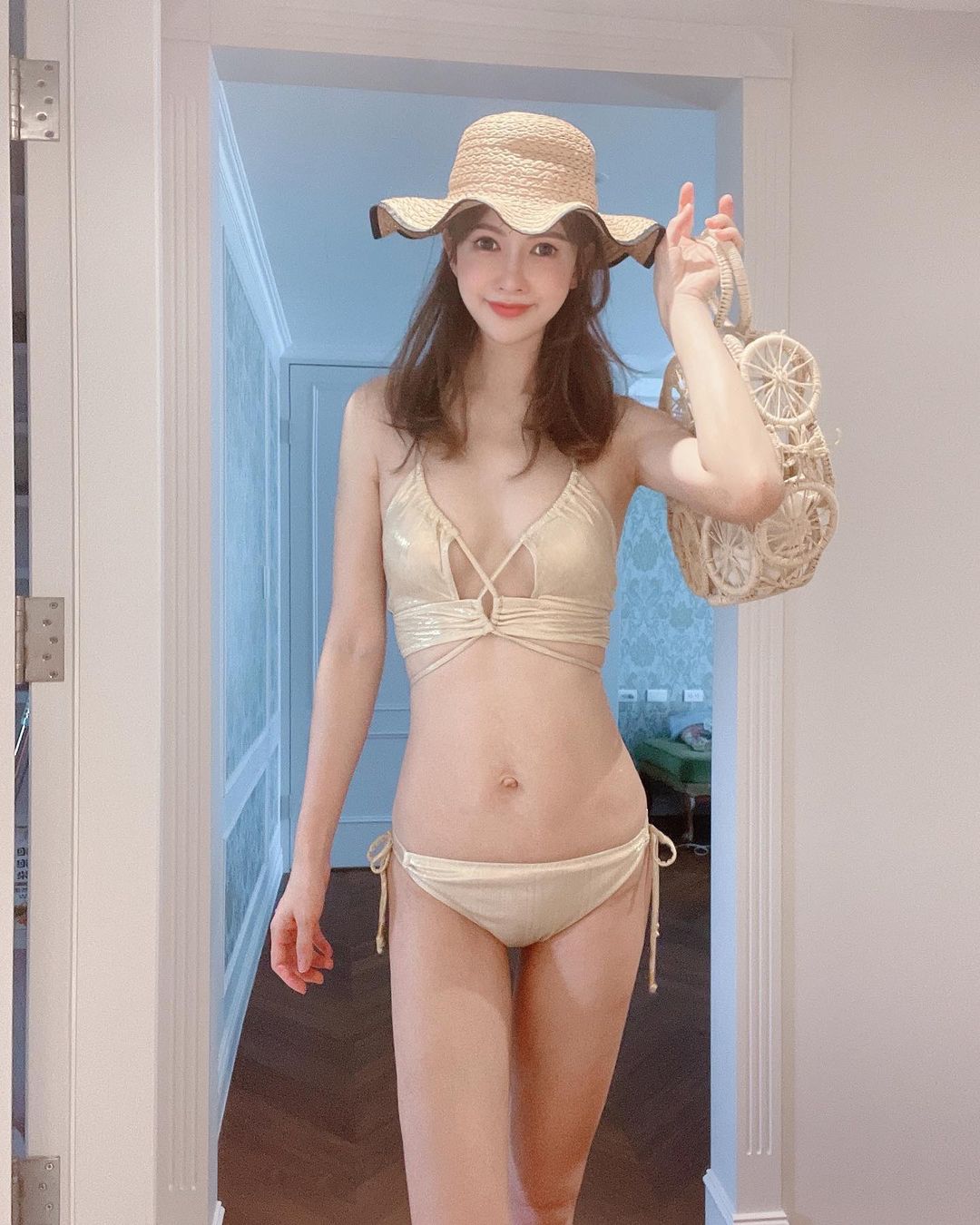 Beautiful big breast brown sister jolina