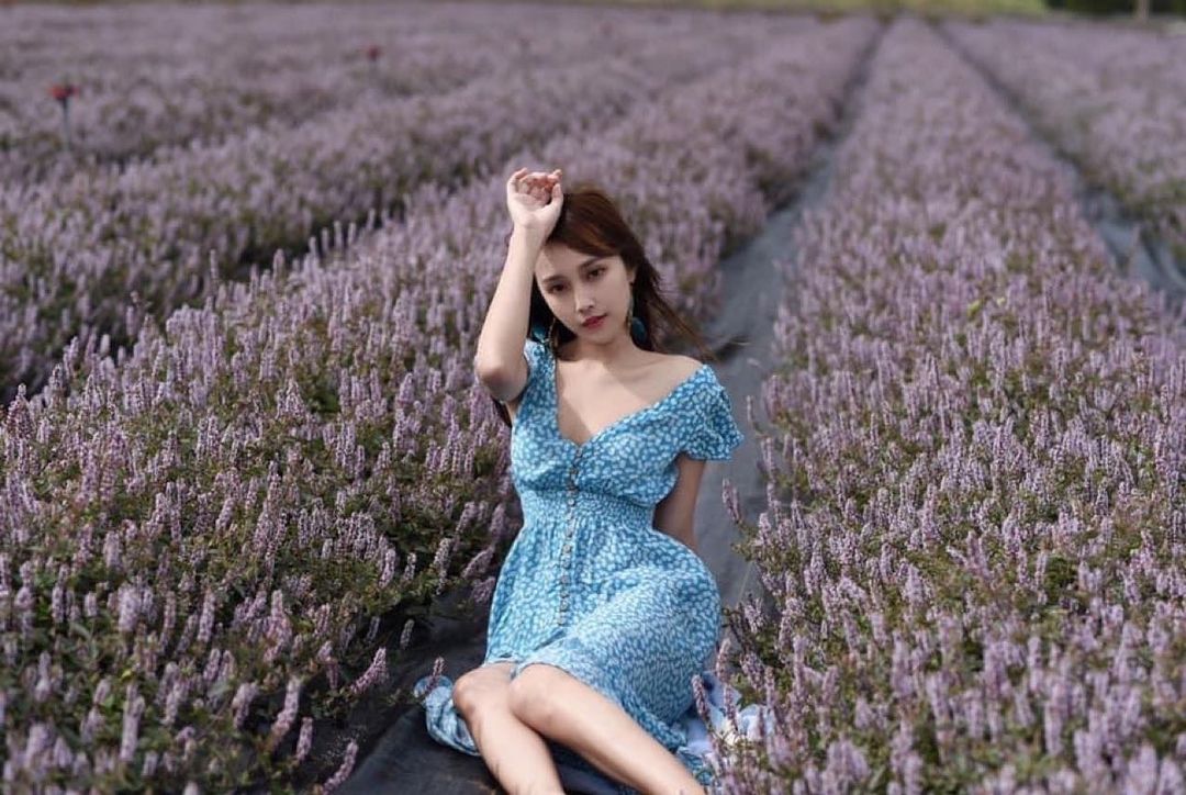 大奶正妹居家衣服好性感,都忍不住害羞了!「極品大奶」看了瞬間上火!-第1章-图片5