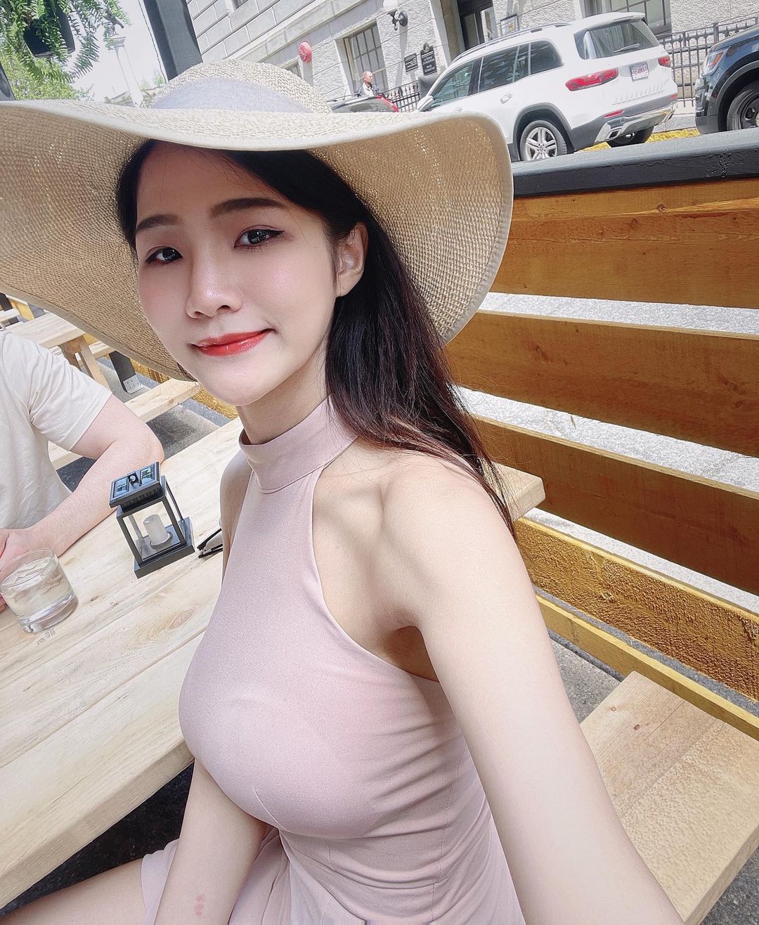 銀行氣質正妹 林小欣 制服底下藏著豐滿的雙峰-第1章-图片12