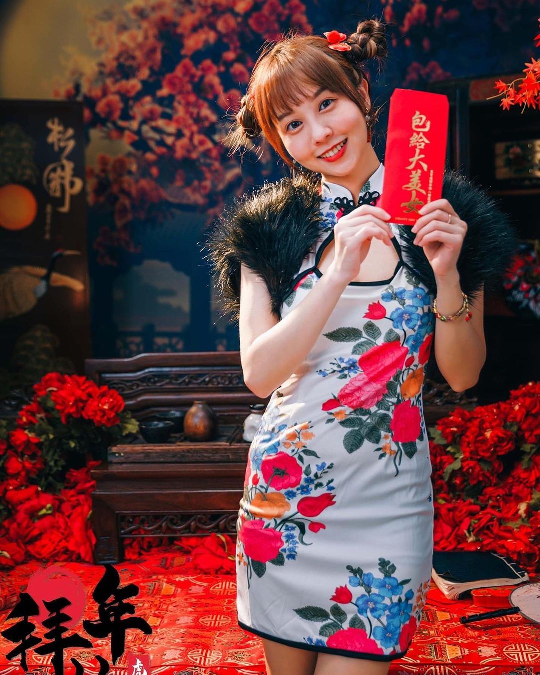 梔梔翹臀和美腿辣到爆。極致挑逗的「美乳視角」太狂野啦,性感側乳要倒出來了-第1章-图片10