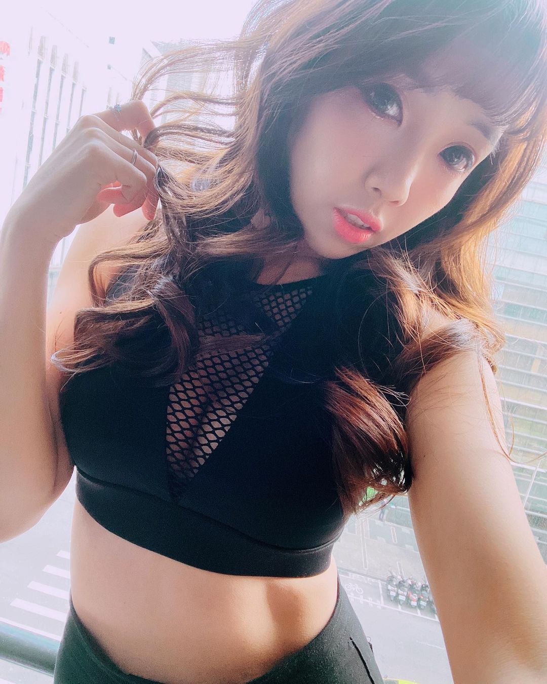 神級正妹林小蔓好身材讓人精神百倍!「豐滿酥胸」快溢出太養眼啦!-第1章-图片5