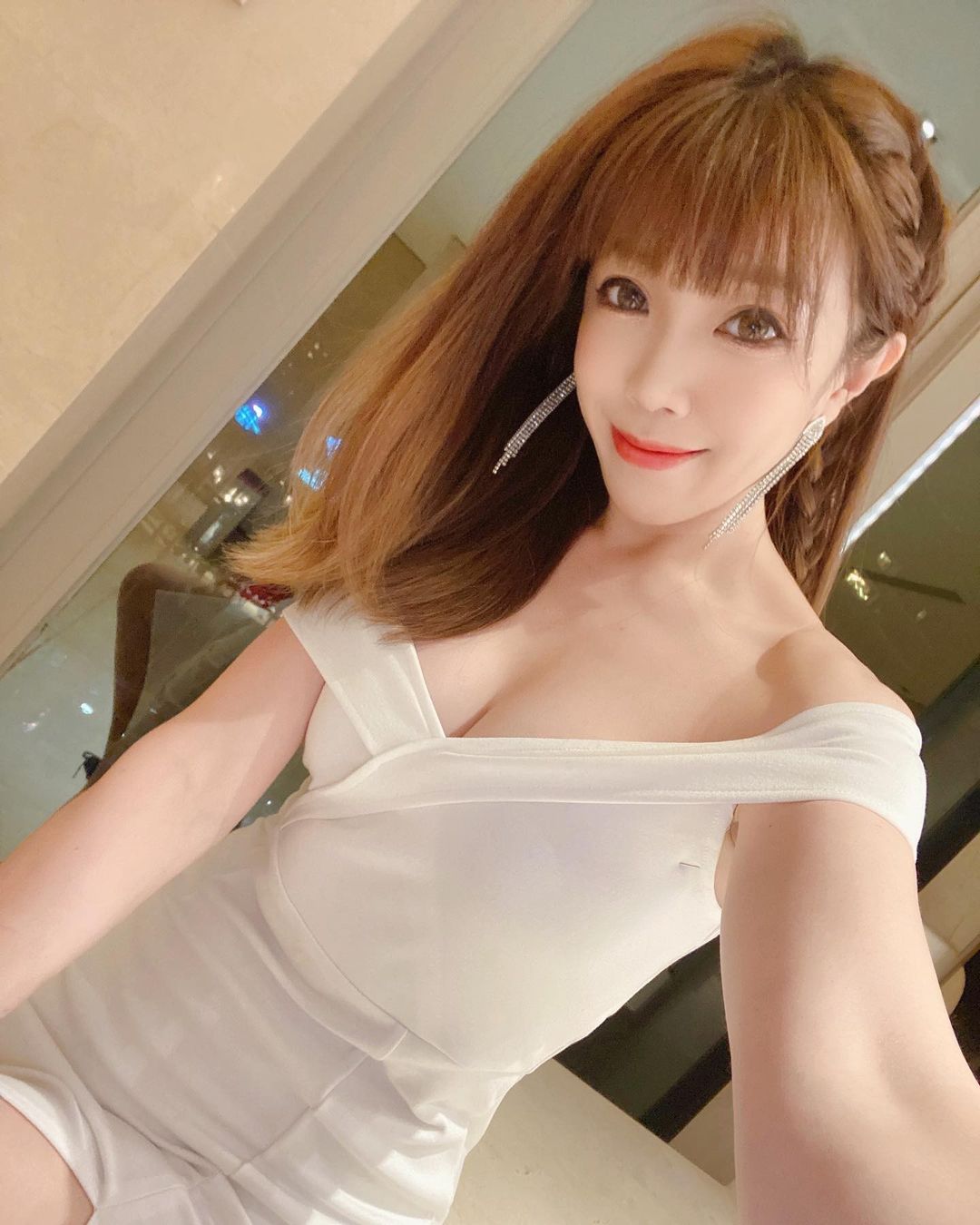 神級正妹林小蔓好身材讓人精神百倍!「豐滿酥胸」快溢出太養眼啦!-第1章-图片8