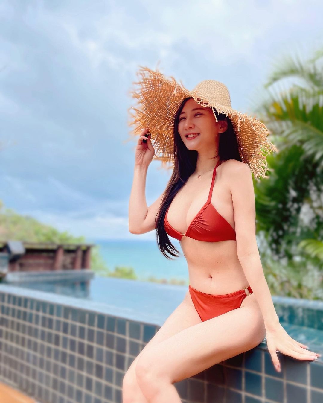甜心正妹徐恩超越完美的胸型連身材也是頂級規格! 超飽滿「美乳視角」有夠迷人啊-第1章-图片2