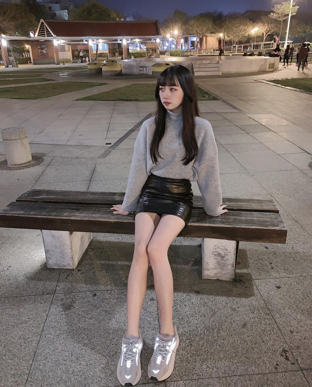 鹿媗「白皙美腿」超逆天!緊緻身材曲線搭配高雅微笑,迷人電眼讓人忍不住-第1章-图片6