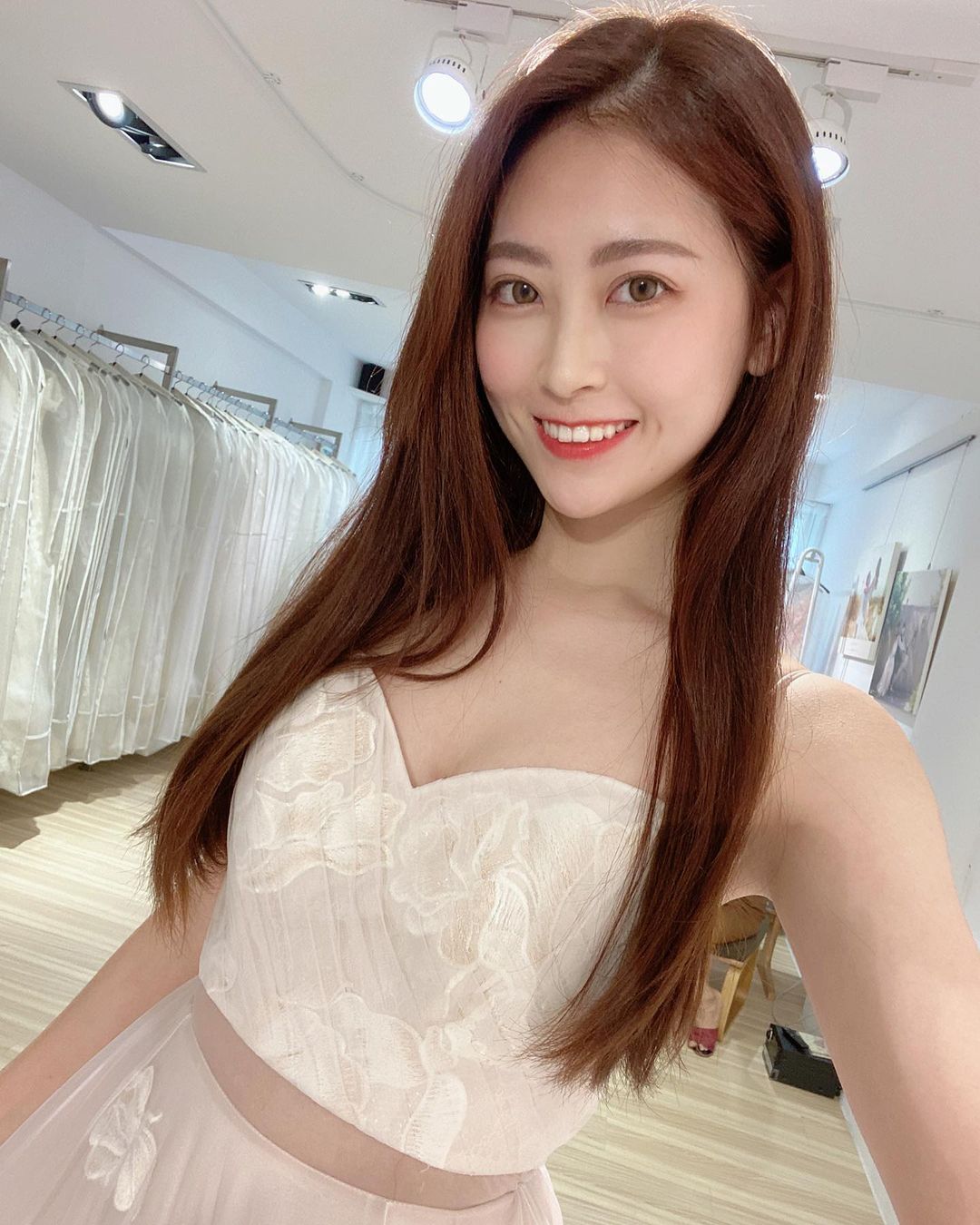 Super-healthy jessy face-to-face legs with white skin eye-catching pictures make you fall in love!S curves make you misplaced-第1章-图片8