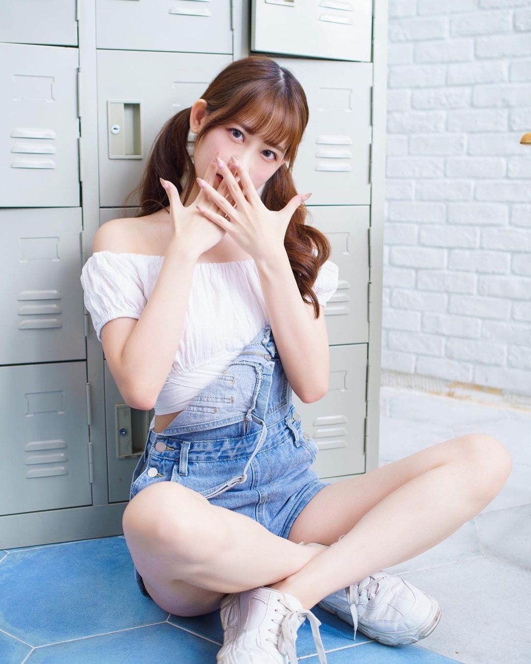 Super-healthy jessy face-to-face legs with white skin eye-catching pictures make you fall in love!S curves make you misplaced-第1章-图片9