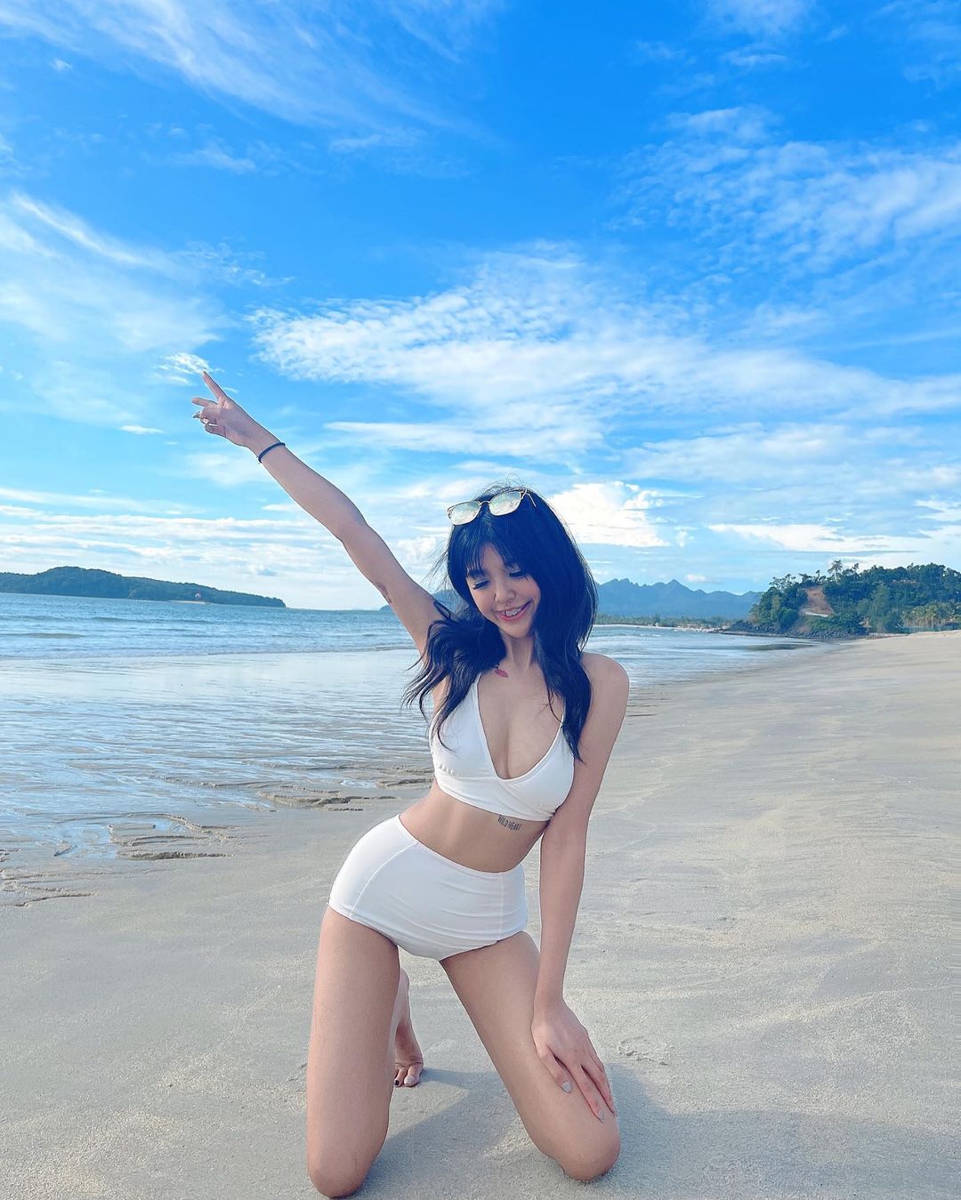 The granddaughter, Christineeleww, is super-deep! “Circle Water Drop Milk” is too seductive, sexy color and a delicate tight body.-第1章-图片4