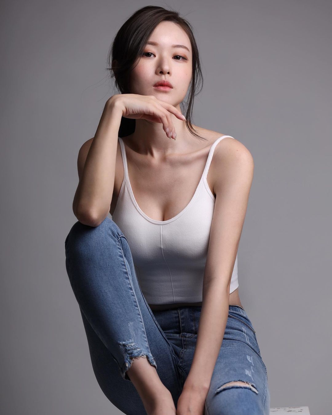白皙美胸正妹Heidi Lau天使顏絕美的不科學,深溝藏不住!「美奶視角」讓人血脈噴張-第1章-图片1