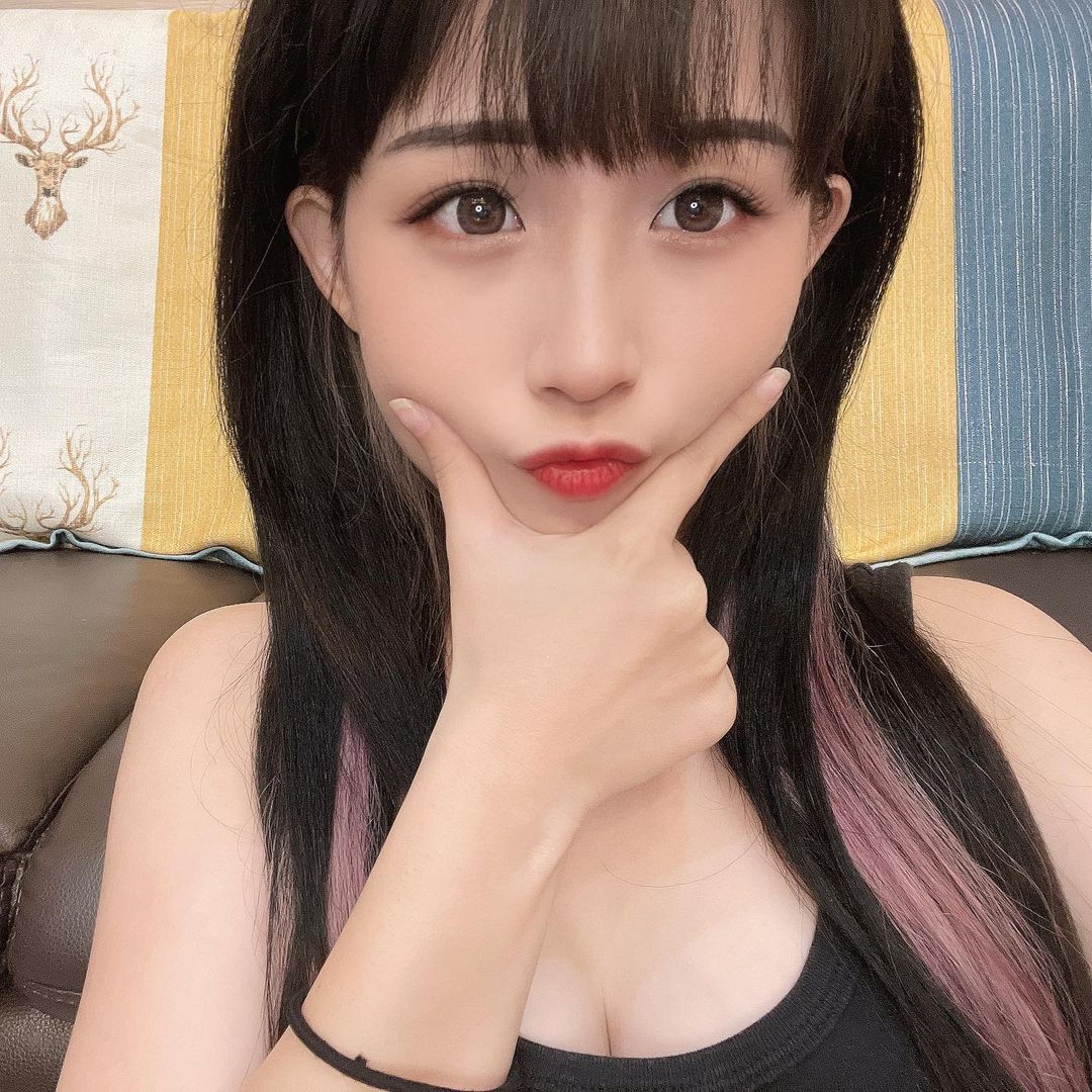 清甜正妹張璃深藏不露好厲害!甜度破錶的激萌笑容,銷魂「美胸美腿」真的好養眼啊-第1章-图片6