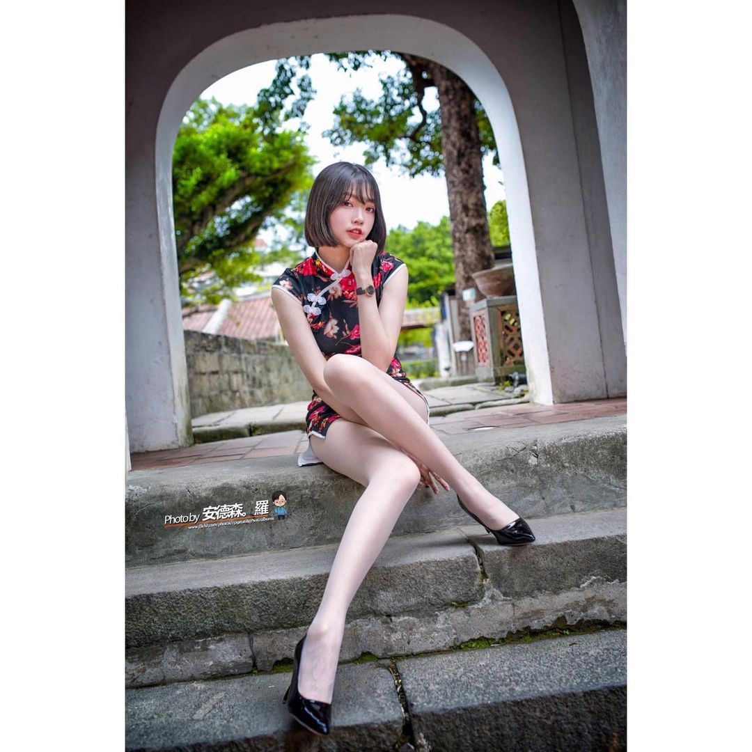 「77麻馬」前凸後翹S曲線完全看不出來是辣媽啊！長腿+黑絲襪組合超性感-第1章-图片3