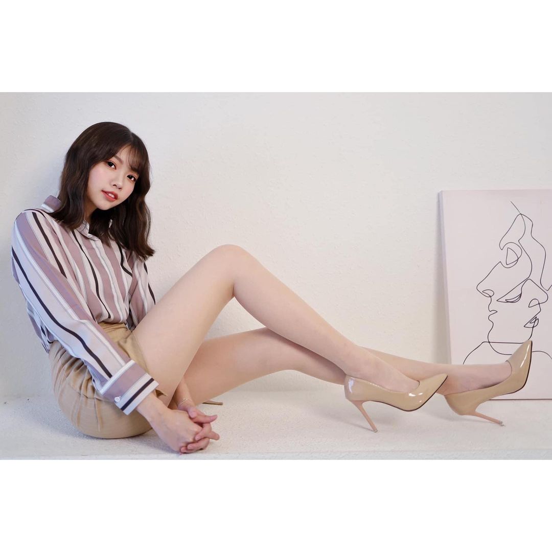 「77麻馬」前凸後翹S曲線完全看不出來是辣媽啊！長腿+黑絲襪組合超性感-第1章-图片9