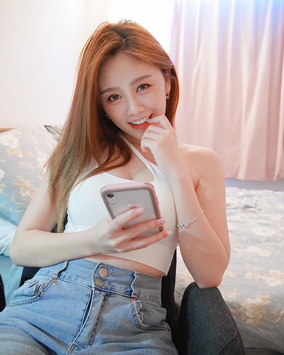 超胸美乳正妹Tanya若潼「深邃事業線」太勾人！美背入鏡好撩人！真的超養眼-第1章-图片8