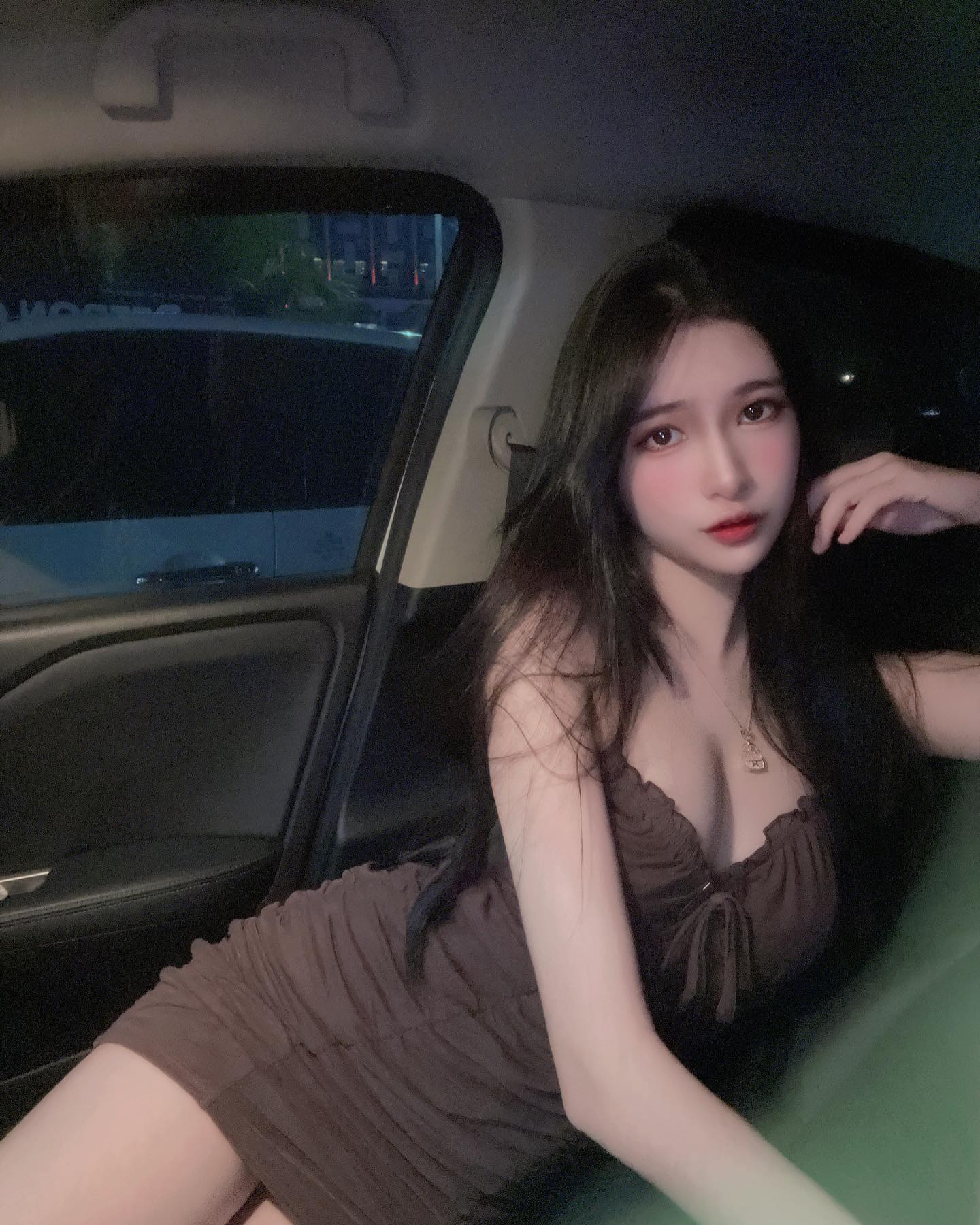 珊珊滿滿的「甜美笑容」氣質滿分「驚現渾圓巨乳」惹火到受不了了!-第1章-图片10