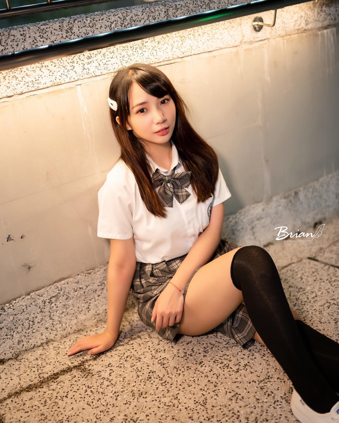 妹子思思一躺床就誘惑十足！低胸美乳「惹火度爆表」還有前凸後翹好身材-第1章-图片9