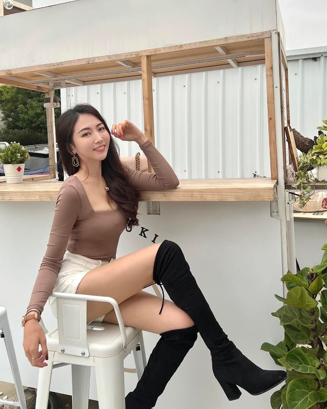 漂亮寶貝菁菁修長S曲線看了就鼻血狂噴啊!笑容超有感染力還有「傲人深溝」-第1章-图片7