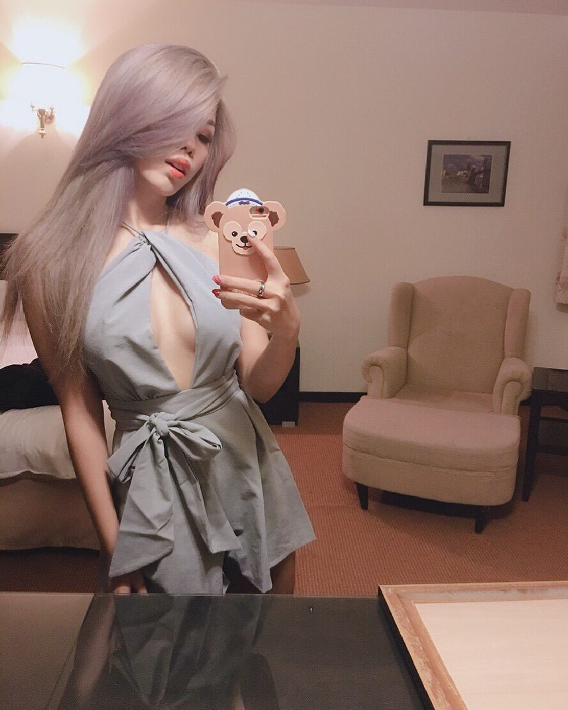 火辣闆娘張嘻嘻白嫩雪乳深藏不露 讓網友鼻血直流-第1章-图片7