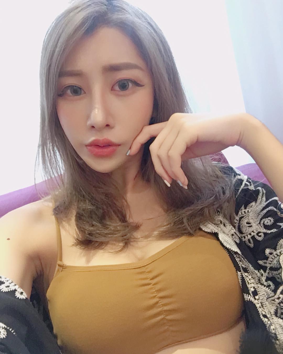 直播主妮妮渾圓巨乳溢出視覺畫面超級兇-第1章-图片9